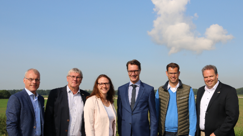 NRW-Landesverkehrsminister Hendrik Wüst informiert sich vor Ort über Rheinquerung Godorf-Niederkassel